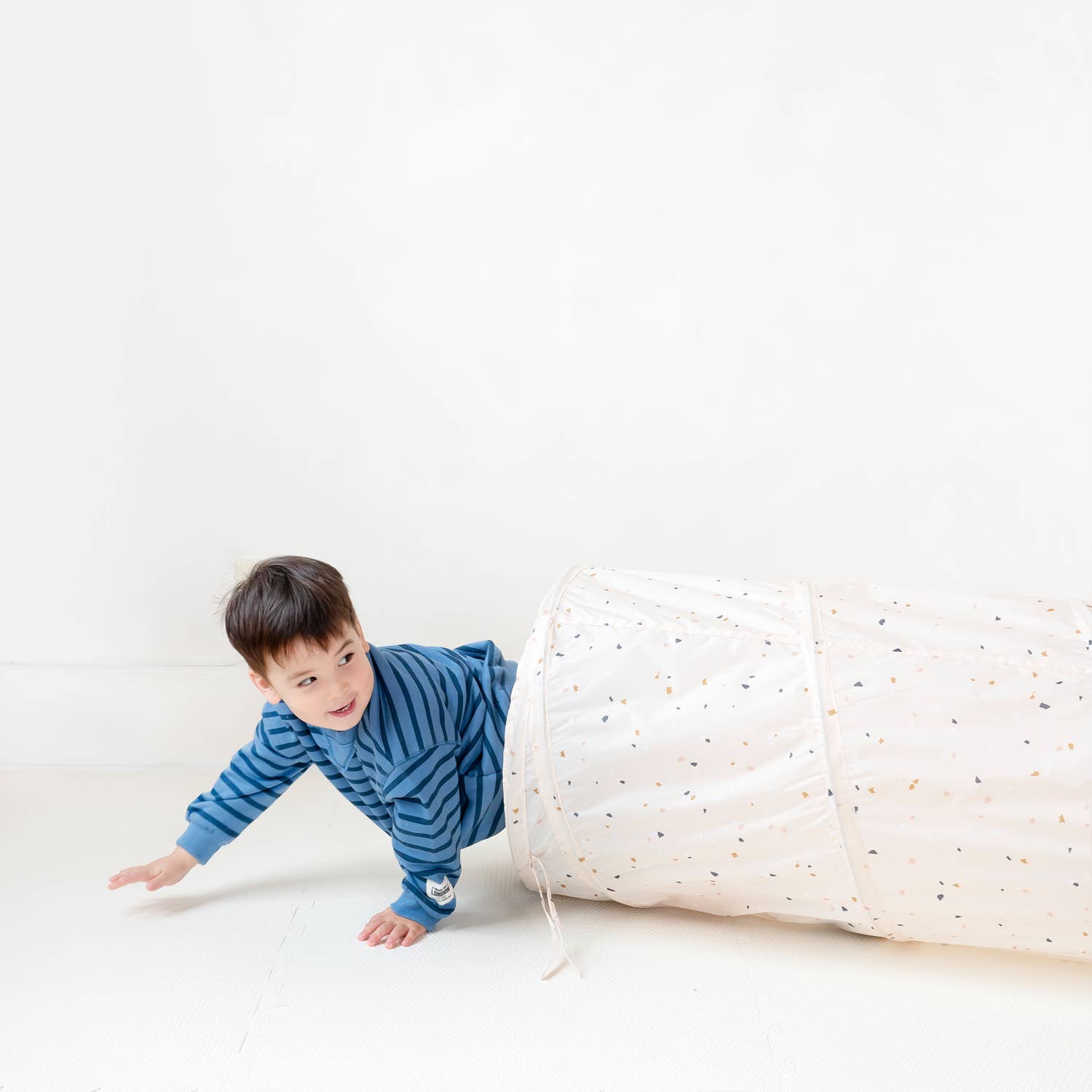 3 Sprouts - Play Tunnel with Eco-Friendly Recycled Fabric: Blueberry Ivory