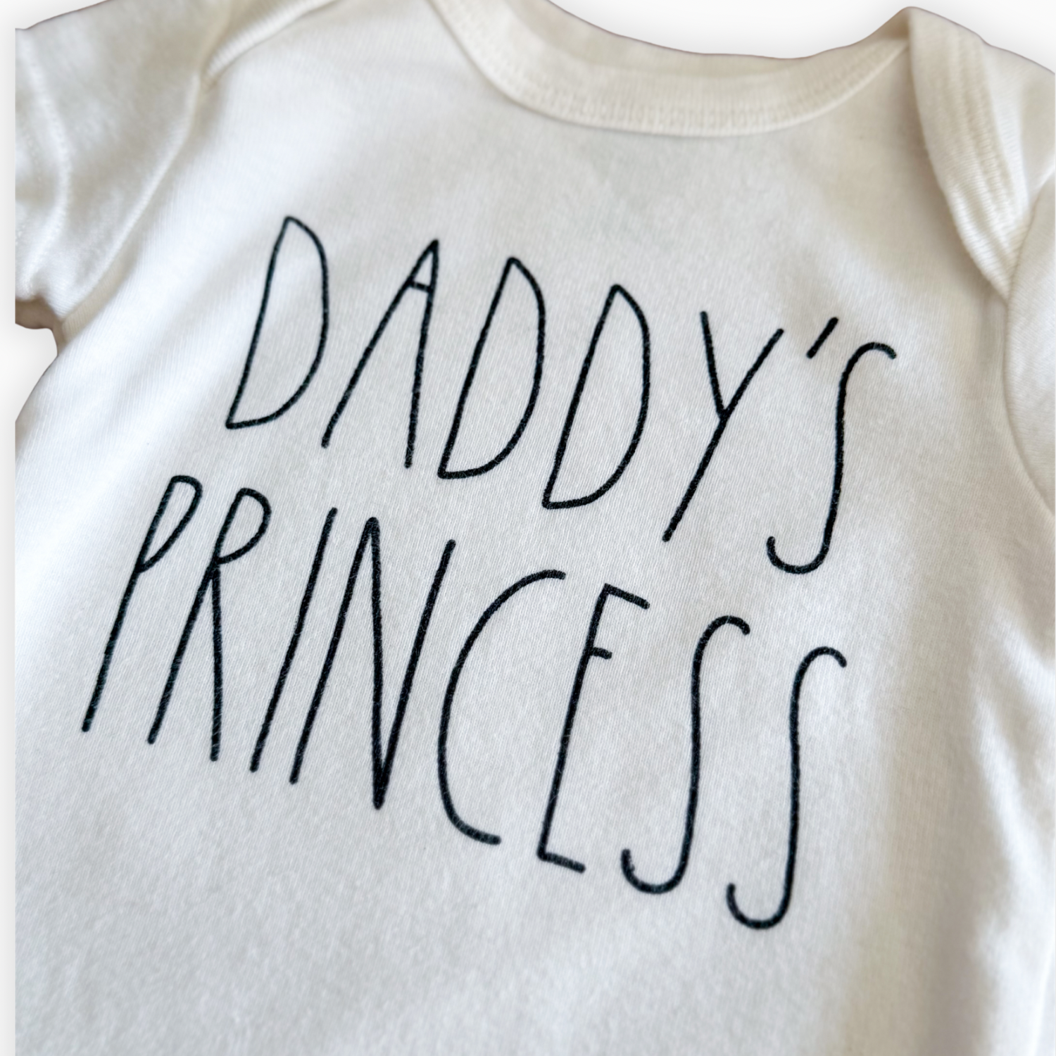 Cache-couche « Daddy’s Princess » | Rae Dunn | 3–6 mois