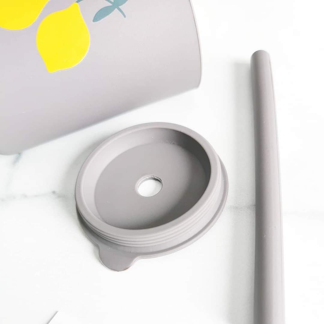 Gobelets avec paille citron améliorer