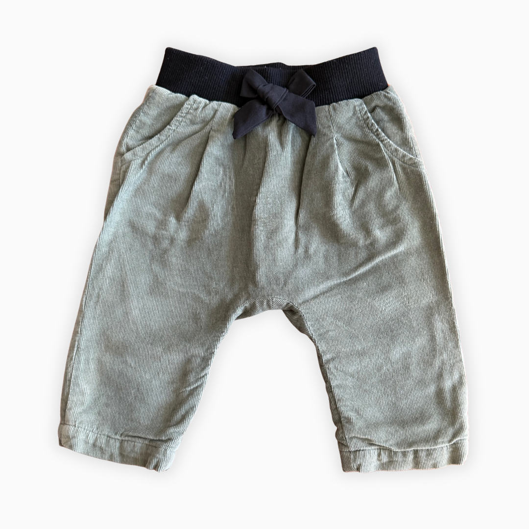 Pantalon en velours côtelé vert | Trois Moutons | 6 mois