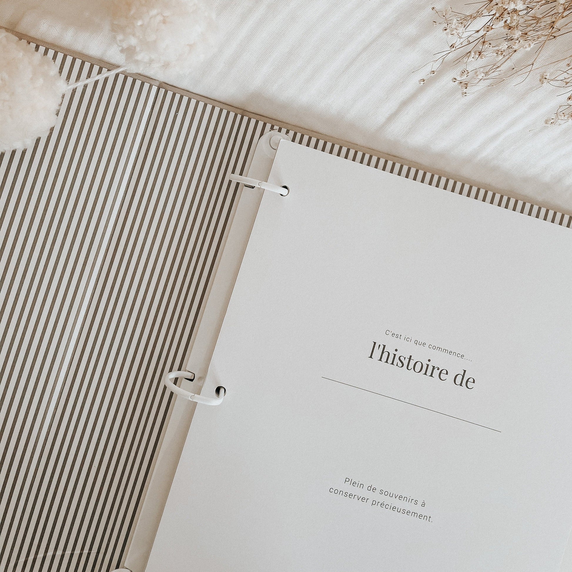 Livre de bébé - Gris en tissu
