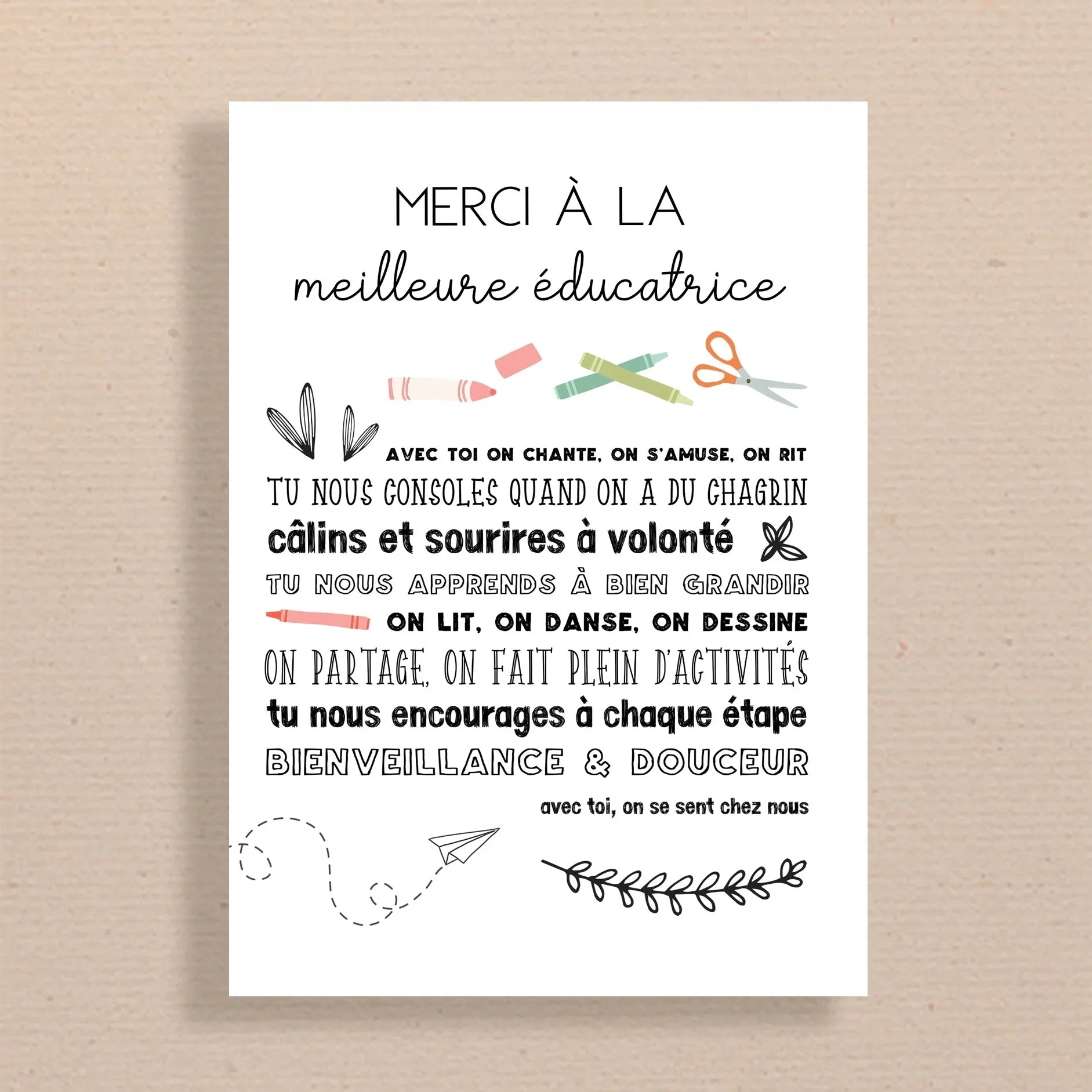 Carte Merci à la meilleure éducatrice avec crayons, ciseaux et message bienveillance et douceur
