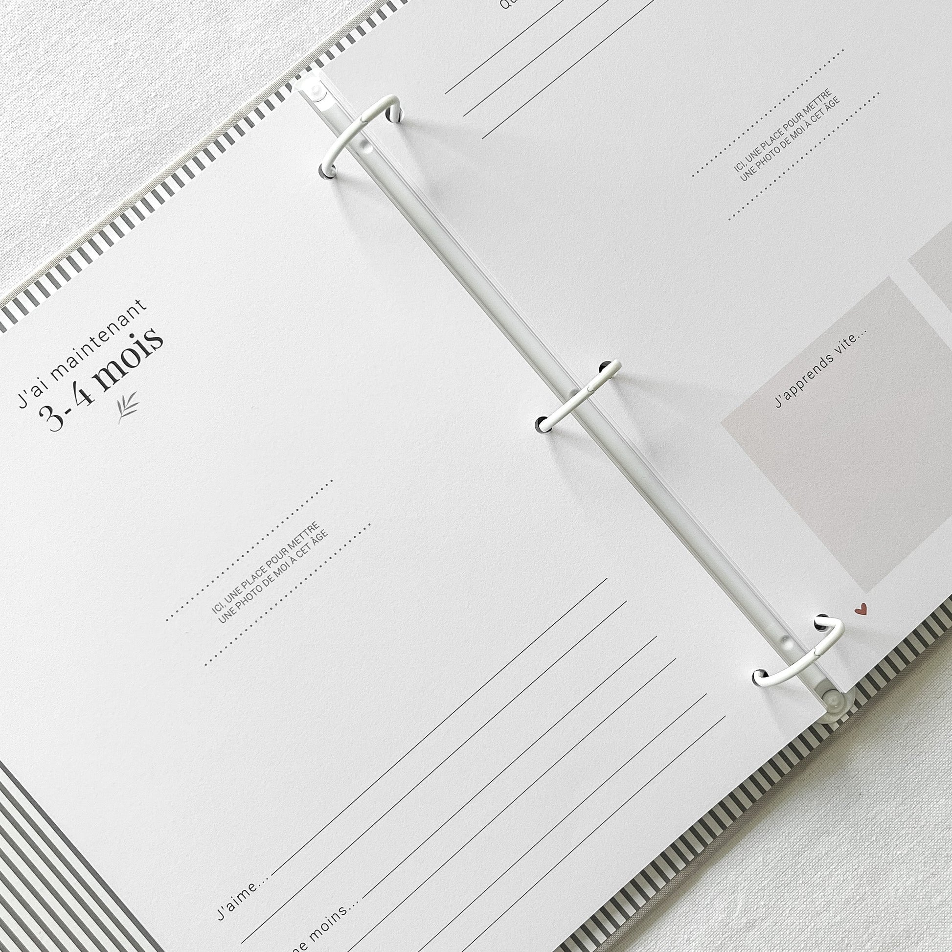 Livre de bébé - Gris en tissu